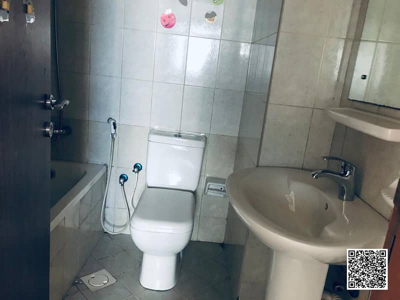 6 Two-Bedroom-Flat-With-Parking-Pearl-Ajman (8). jpg
