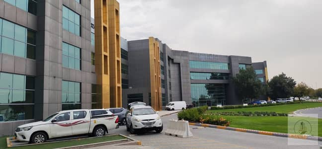 Shop zum Miete in Dubai Investments Park (DIP), Dubai - 326ea508-ee8f-4f65-8702-c6c07990d7d5. jpg