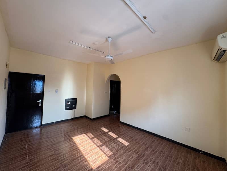 One-bedroom apartment for annual rent – Al Rashidiya 2, Ajman A distinctive apartment with an open view in a vibrant location next to the fish mark