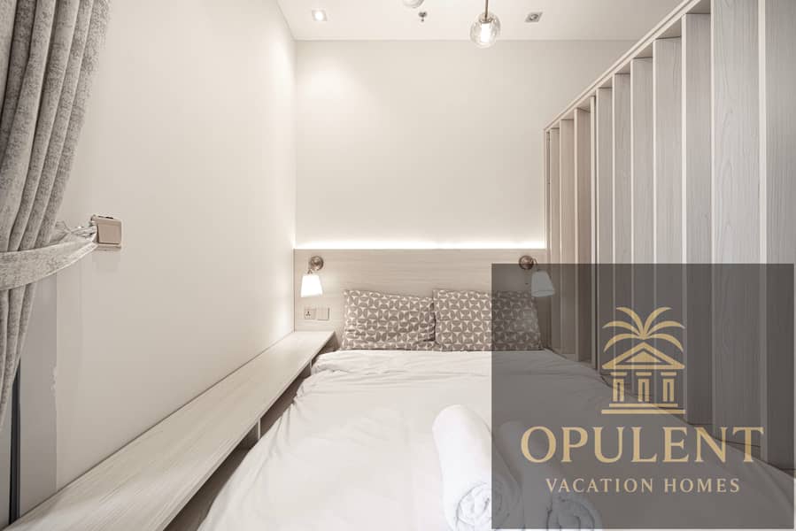 Stay in Prime Area• Sea & Wheel Views • Firework