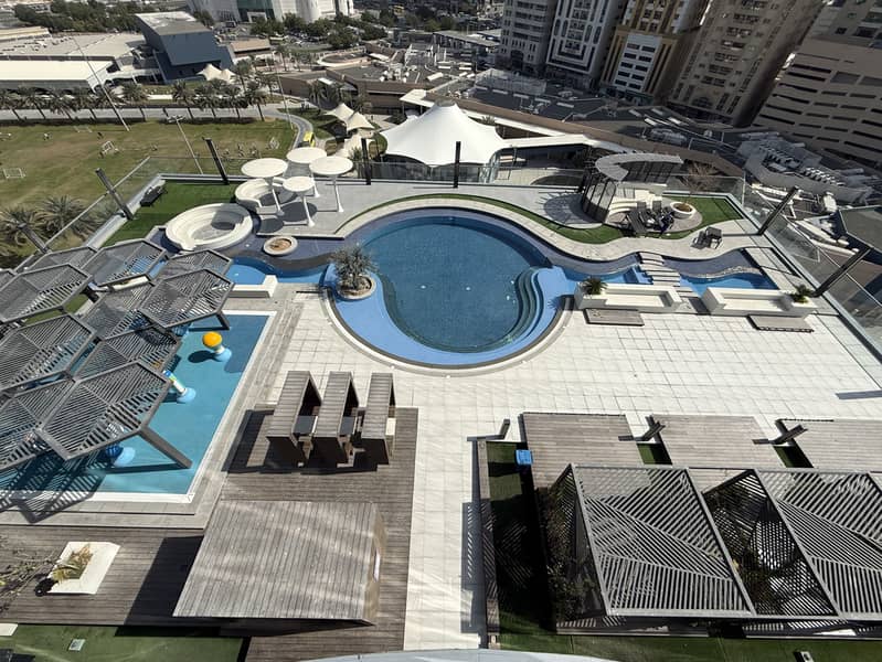 Amazing bright full sea view apartment with free parking 2Balcony. Maidroom Kids play area. Gym and pool. Close to Dubai