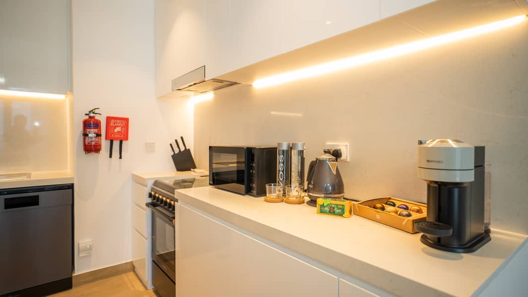 11 Kitchen (1). JPG
