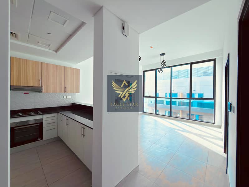 Lavish 1 Bedroom | With Kitchen Appliances | Near Metro | Book Now