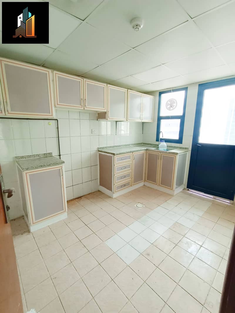 Company/Bachelors Accomodations In Very clean Central AC Building