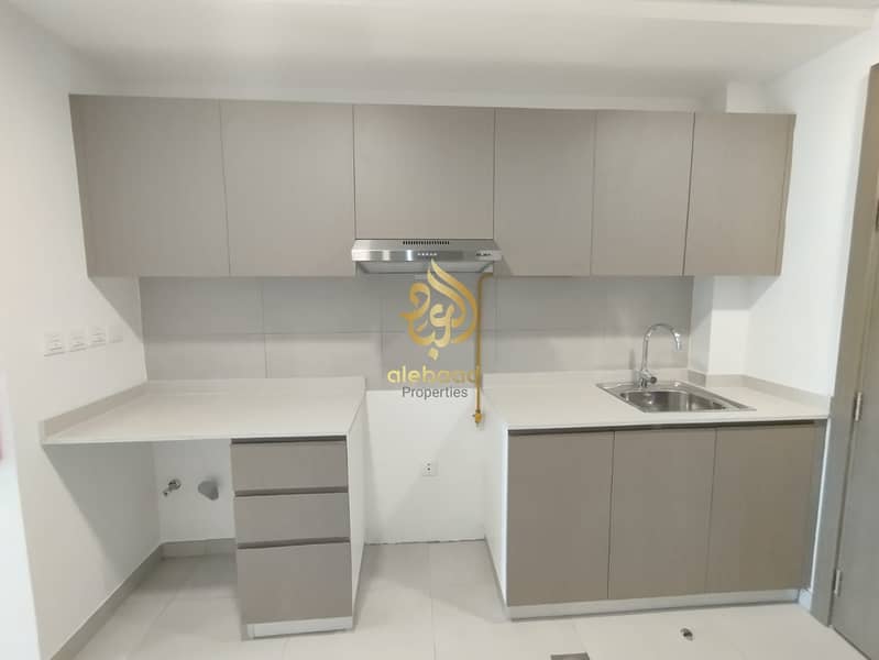 Specious Studio Flat Available For Family With All Amenities Prime Location