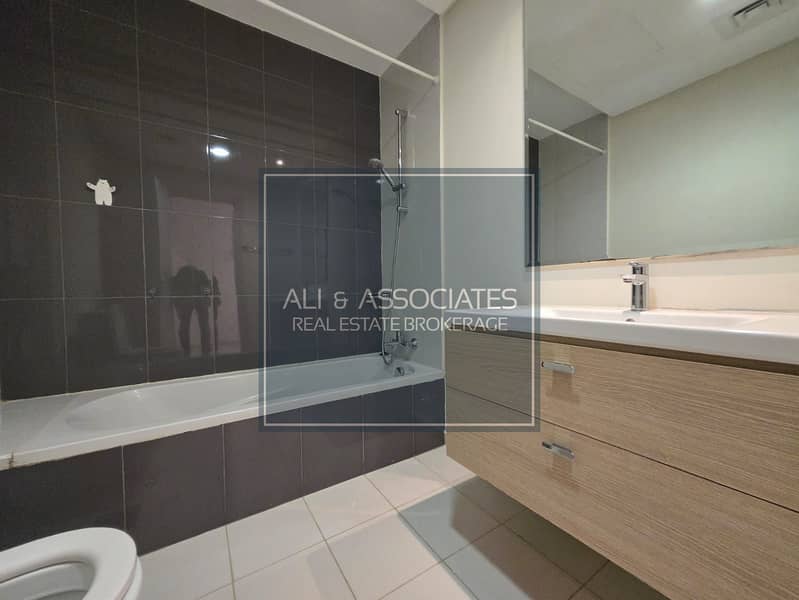 4 Bath. jpeg