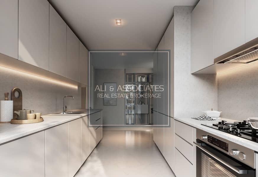 6 Kitchen. jpg