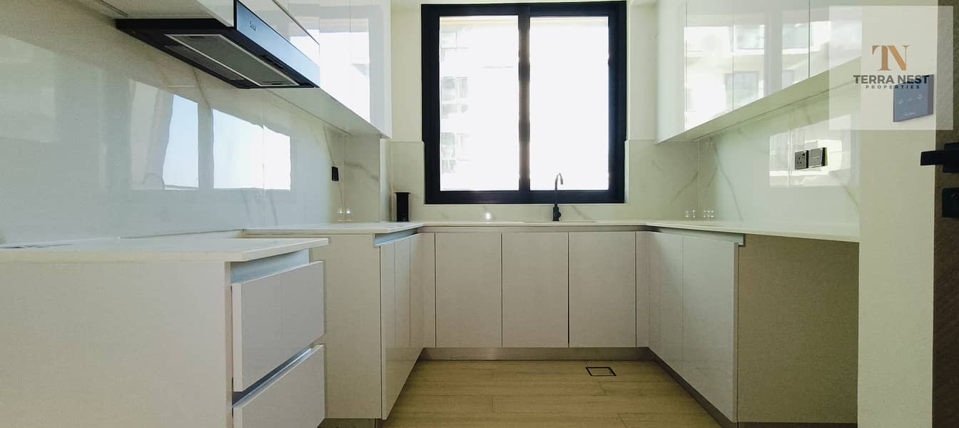 ELEGANT 2 BR | HIGH FLOOR | BRIGHT AND SPACIOUS