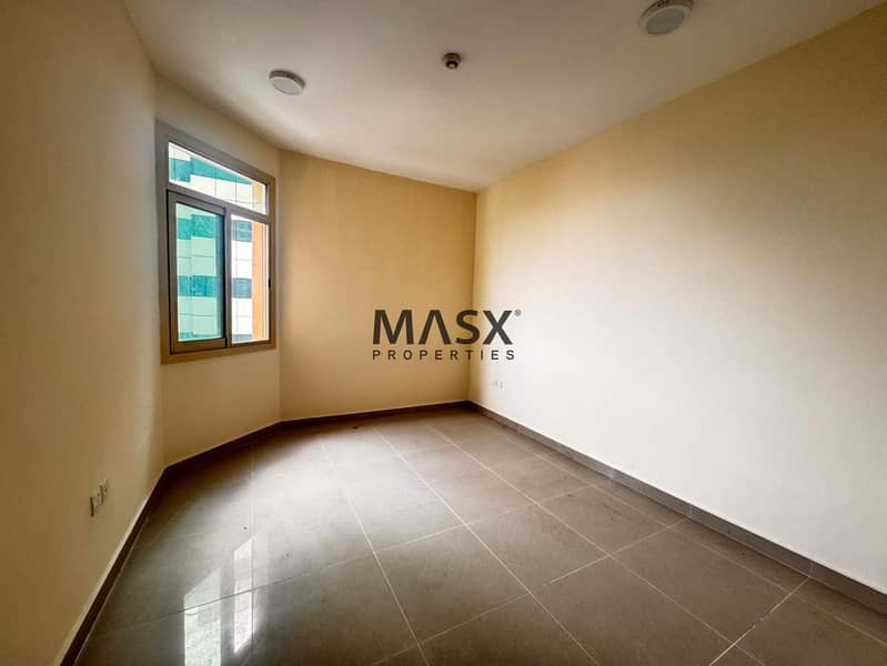 1BHK AVAILABLE FOR STAFF || DECENT SIZE AND SPACIOUS