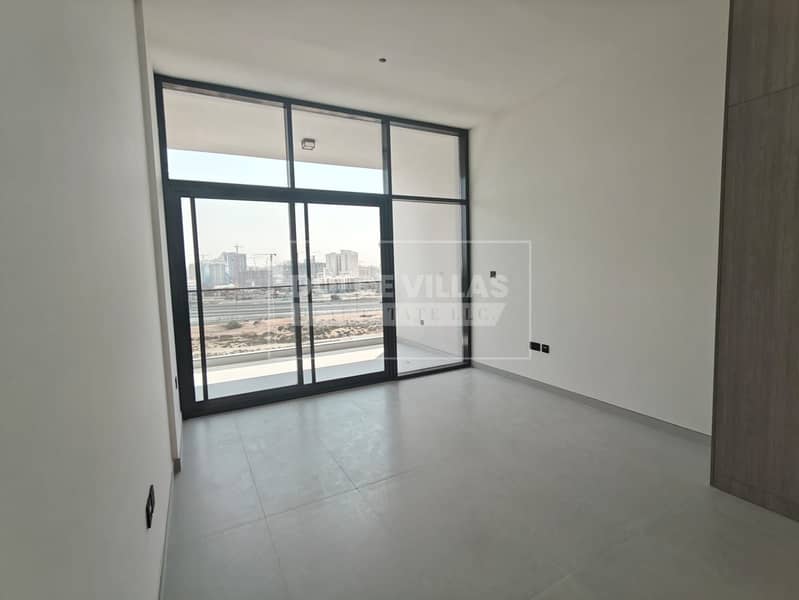 Brand new Studio|kitchen appliances |Ready to move