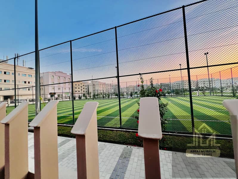 Luxury big 3BHK Family apartment front of view new Family park