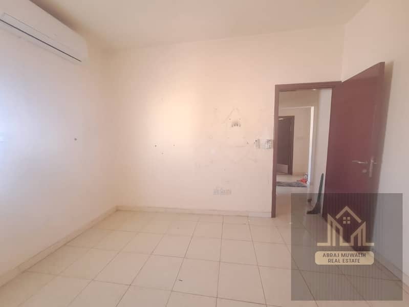 Spacious bedroom for family in 28 k