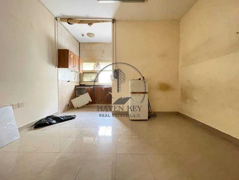 BIG STODIO APARTMENT IS VERY SPACIOUS WITH SPRITE KITCHEN GOOD MANTINACE GOOD LOCATION NEAR TO MUWAILAH PARK