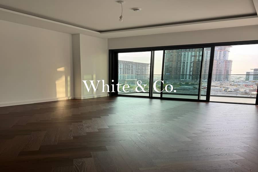 Available Now | Mid floor | Spacious