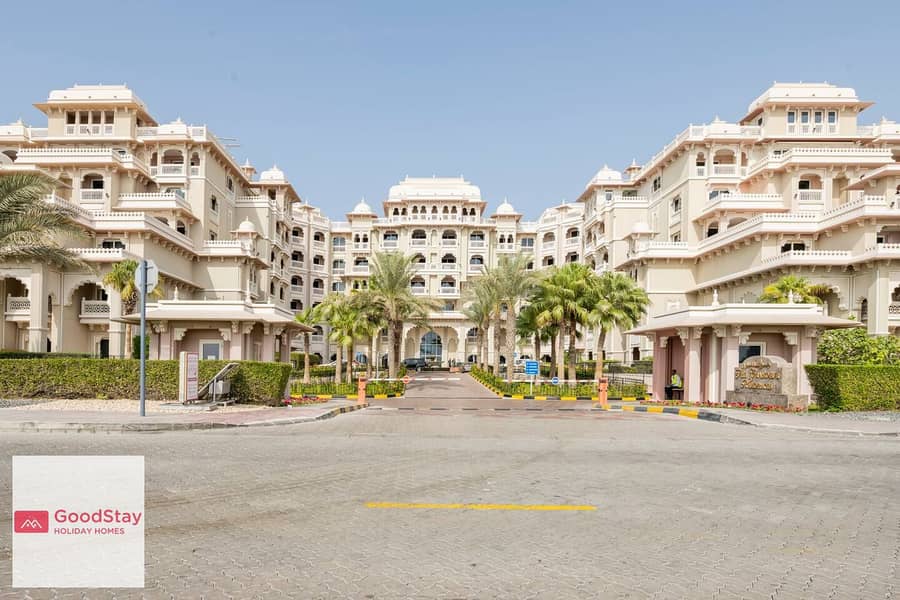 Fully-equppied studio with private beach and pool