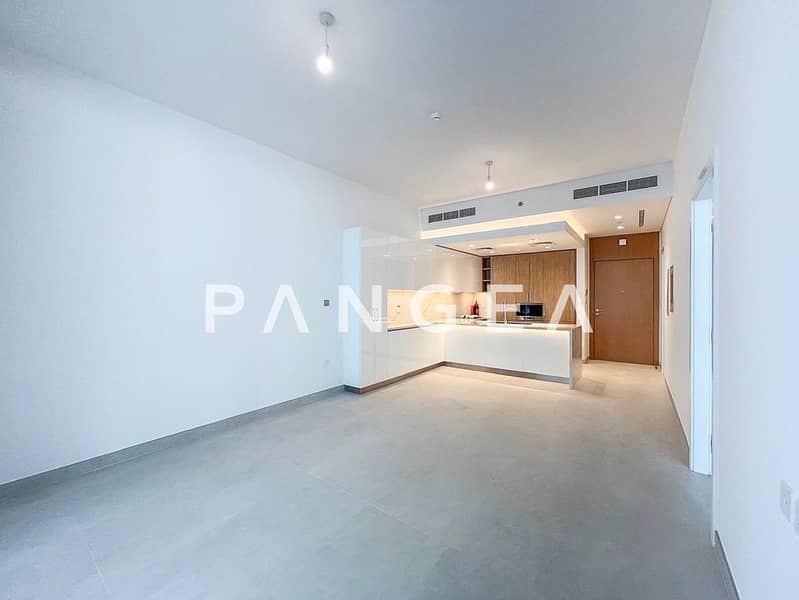 Brand New I Large Layout I Boulevard View