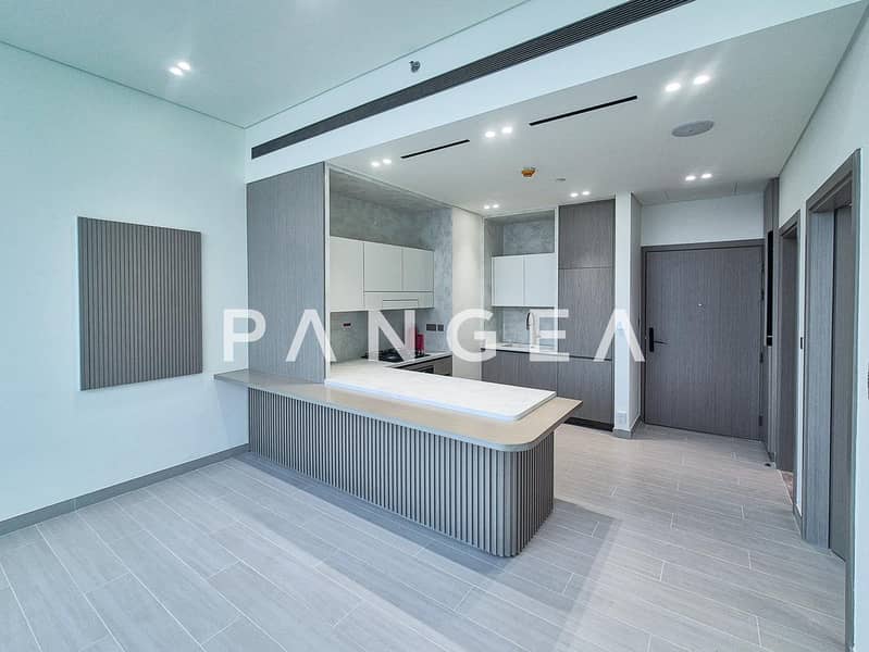 Multiple Cheques | Private Pool | Ready to move in