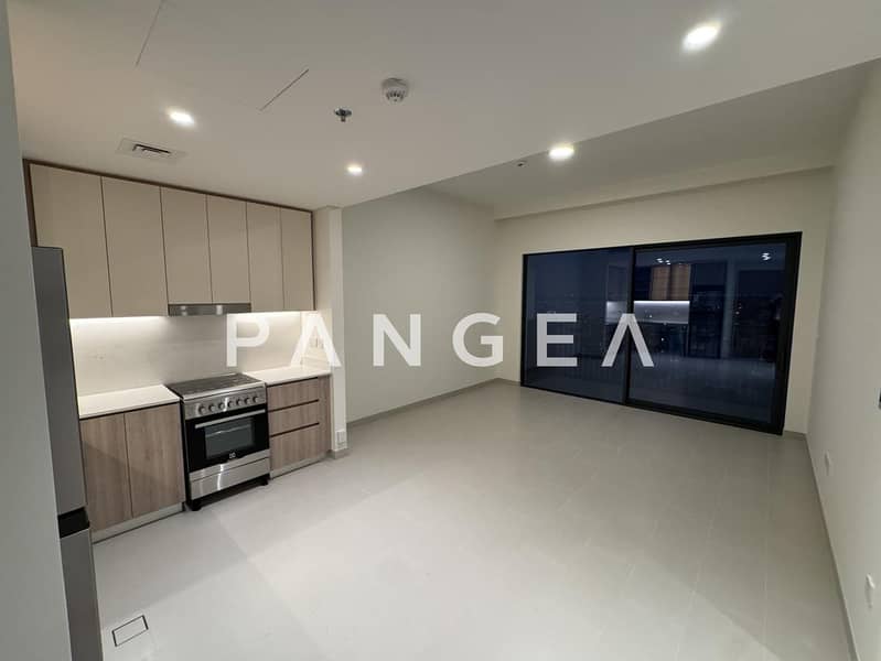 Flexible Cheques | Kitchen Equipped | Chiller Free