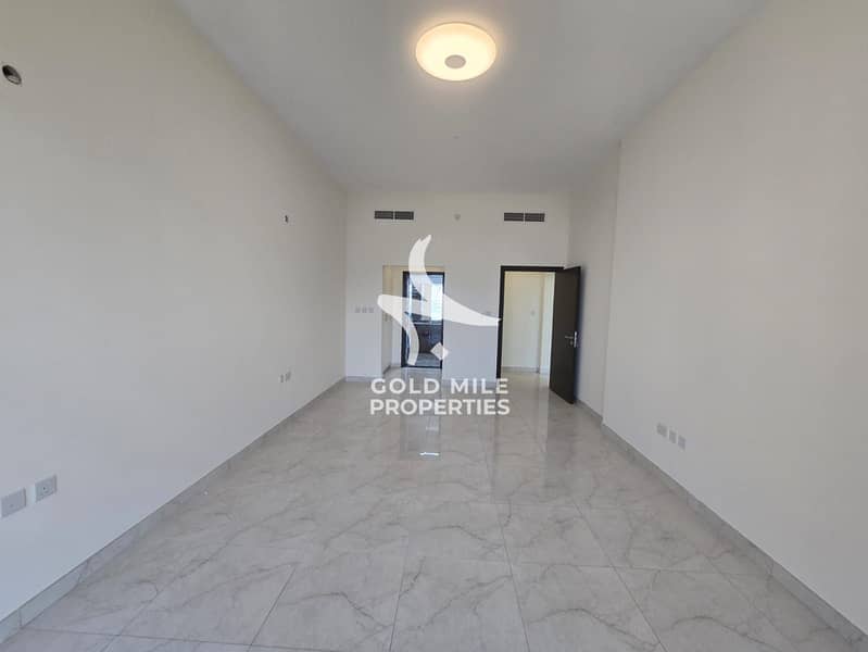 LUXURIOUS 3 BHK + MAID - CHILLER FREE - ONLY FOR FAMILY