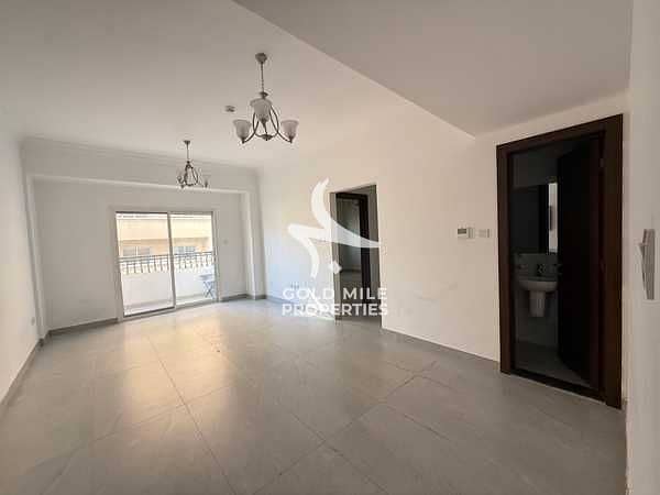 SPACIOUS 2 BHK - FAMILY BUILDING - PRIME LOCATION