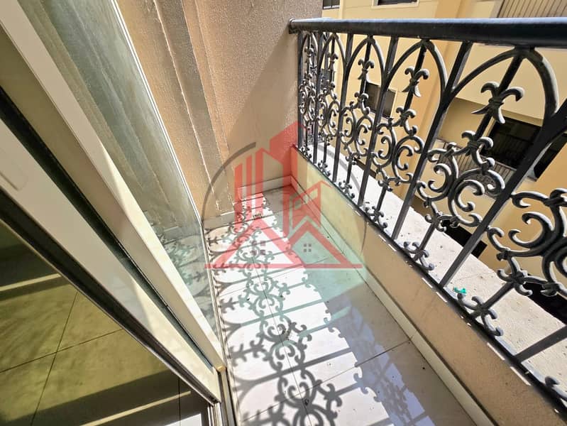 Lavish 2BR Ready To Move Wardrobes Masteroom 3 Full Washrooms