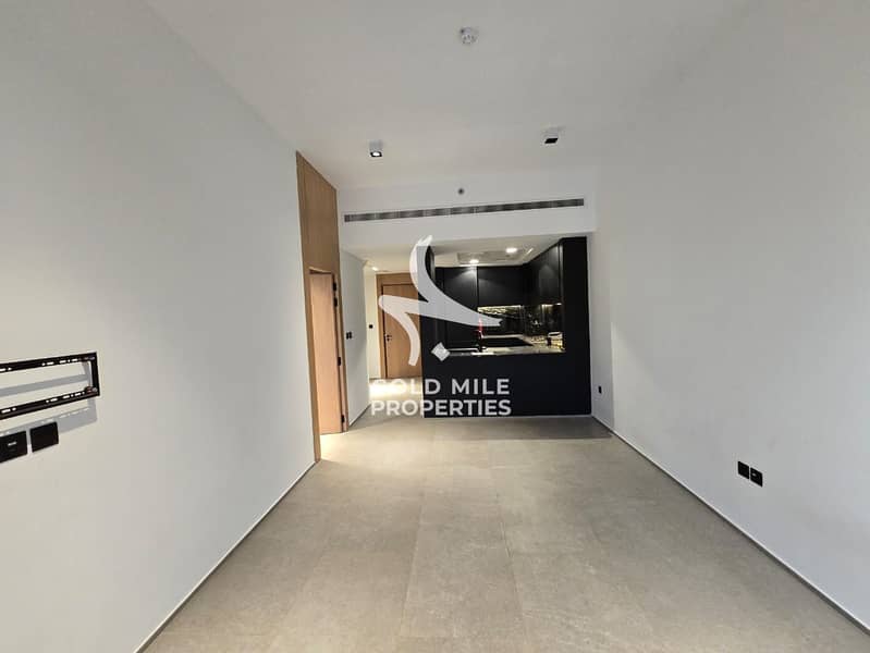 MODERN 1 BHK - SPACIOUS BIG LAYOUT - FAMILY BUIILDING - PRIME LOCATION