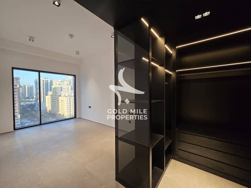 MODERN 1 BHK - SPACIOUS BIG LAYOUT - FAMILY BUIILDING - PRIME LOCATION