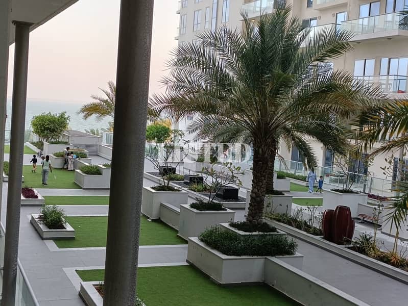 Fully Furnished| Upgraded| Luxury Lifestyle