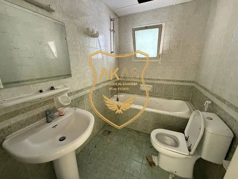 Spacious 3BHK Vibes Only – Balcony Views + Family Living