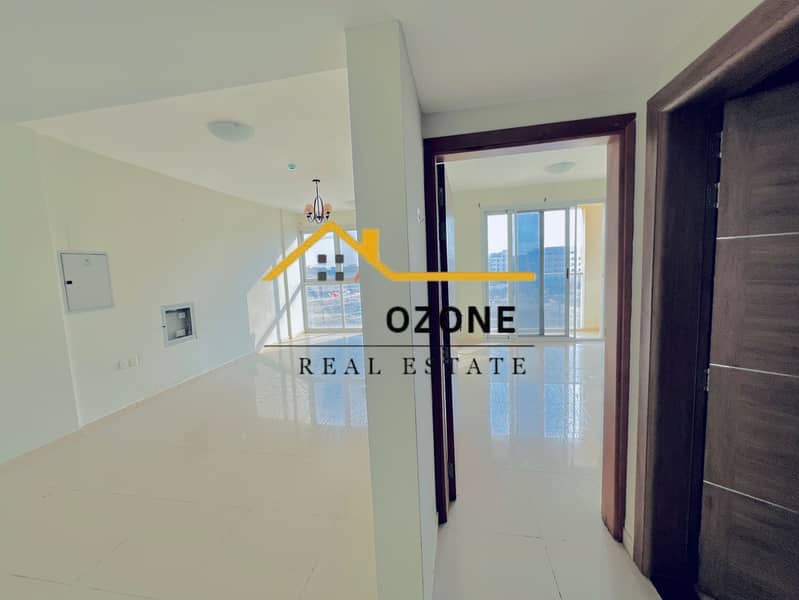 Wow saprit hall and saprit room open view apartment one bhk cantral ac building easy exit to dubai only family