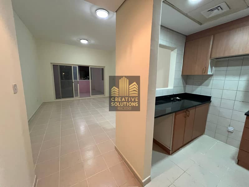 CLOSE TO METRO CHILLER FREE WITH BALCONY CLOSED KITCHEN