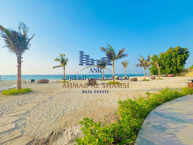 Luxurious 3BR + Maids Room || Chiller Free || Private Beach || Two Car Parking