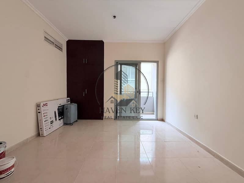 1BHK VERY LUXURY APARTMENT WITH CENTRAL AC WITH BALCONY READY TO MOVE APARTMENT GOOD MANTINACE GOOD LOCATION MUWAILAH COMMERCIAL SHARJAH