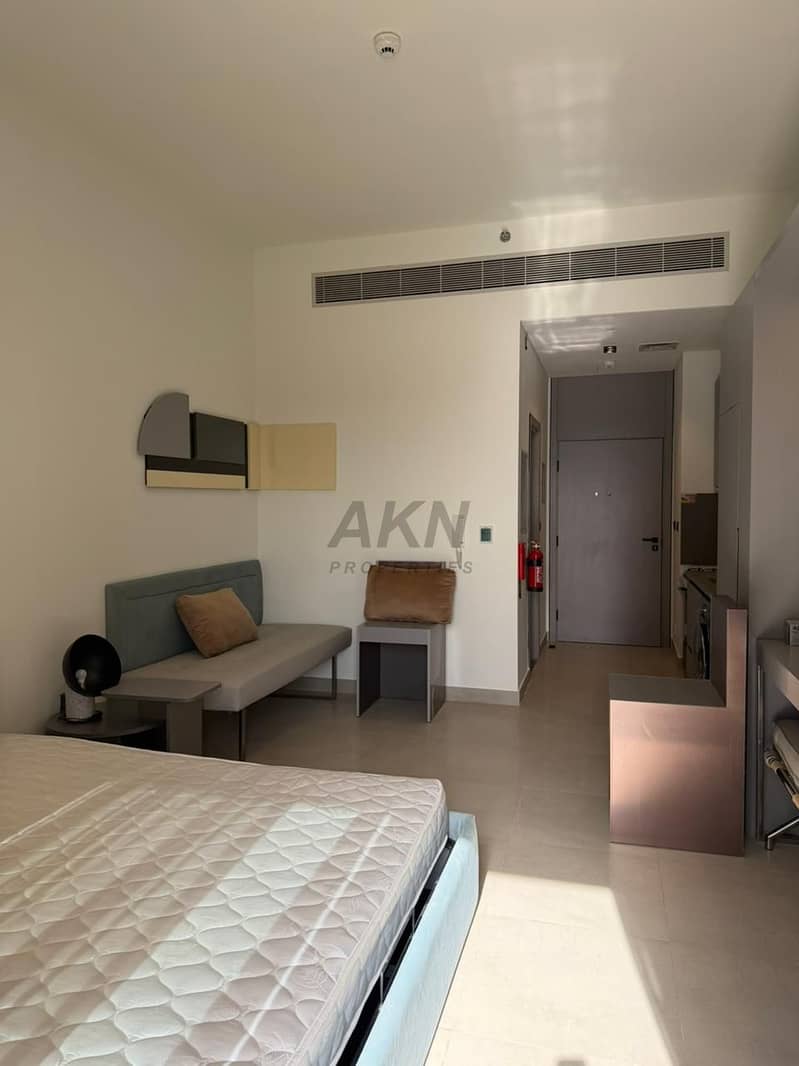 Modern Studio | Vacant | Furnished