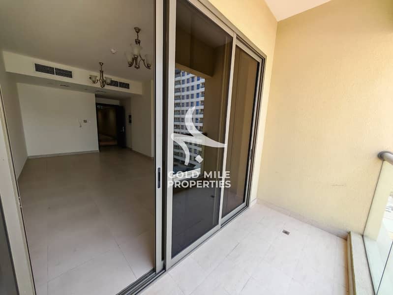 MODERN 1 BHK - FAMILY BUILDING - PRIME LOCATION