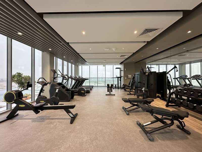 ROOFTOP GYM & POOL | VACANT | COME FIRST TO RENT