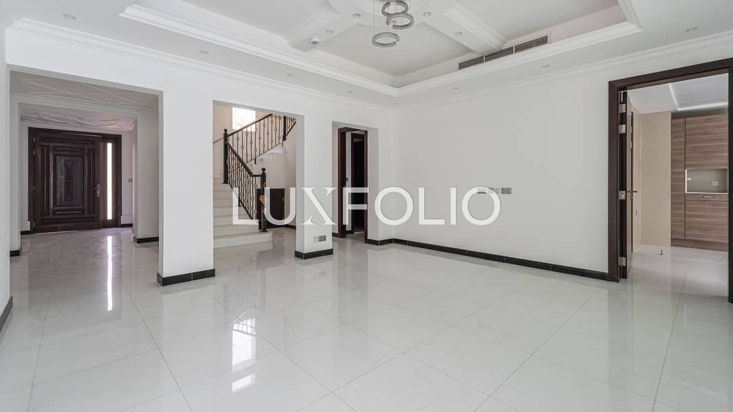 Vacant Now · Corner Plot · 5 Bedroom Villa — image 5