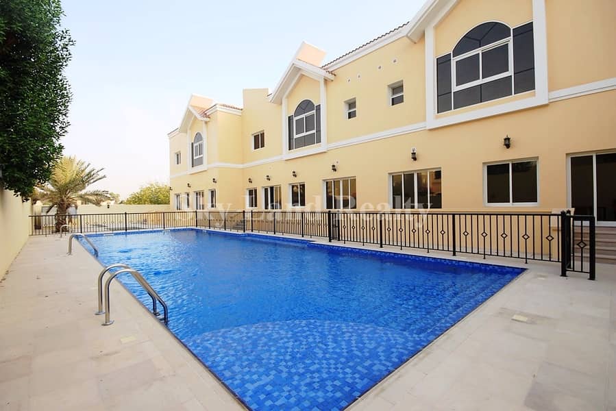 Excellent 5 bed+m villa with shared pool Excellent 5 bed+m villa with shared pool