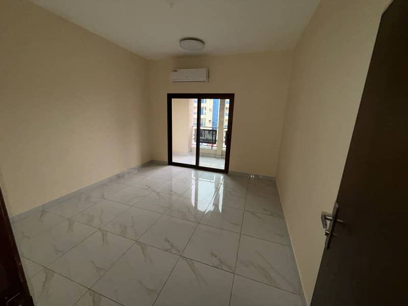 Beautiful apartments at the lowest prices. Two-bedroom apartment with a living room for 28,000 AED, payable in 6 installments. Balcony, newly renovate