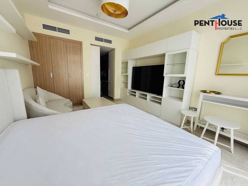 Spacious Studio | With Balcony