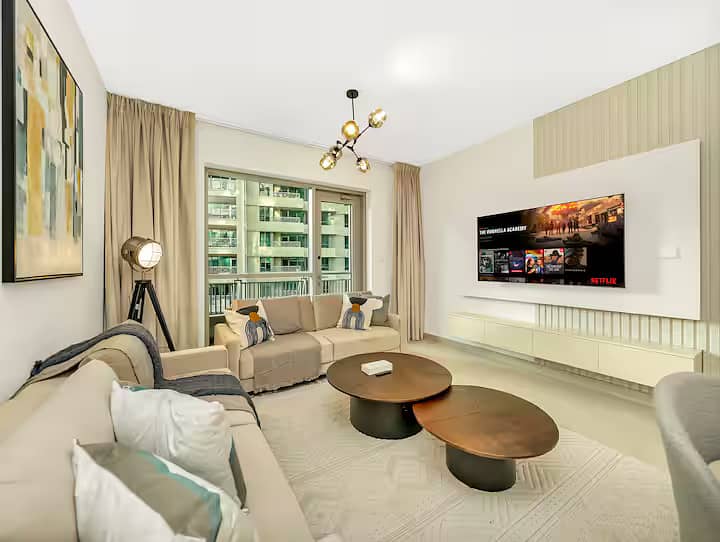 Burj Khalifa and Downtown Views | Luxury 1BR Apartment | Near Dubai Mall