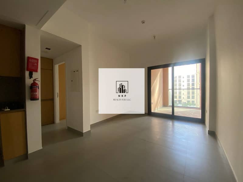 Specious luxury apartment for rent