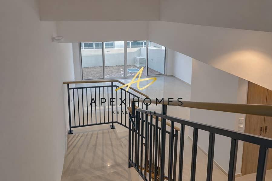 3 BR TH | Closed Kitchen | Private Garden 3 BR TH | Closed Kitchen | Private Garden