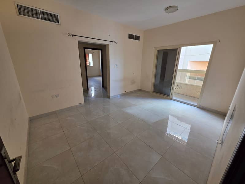 One bedroom and living room for annual rent in Al Jurf 2, Ajman, in a very prime location and close to all services.