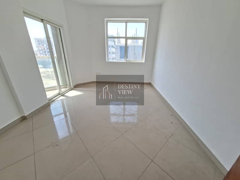 Spacious 1 Bedroom Apartment with Balcony for Rent in Aljada – AED 37,000