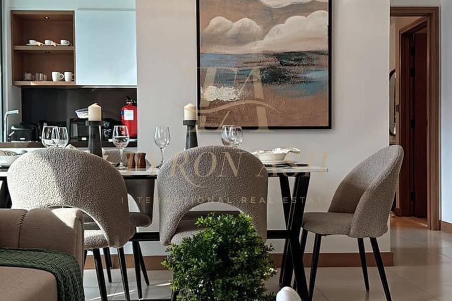 Full Marina View | Study Room | Vacant April