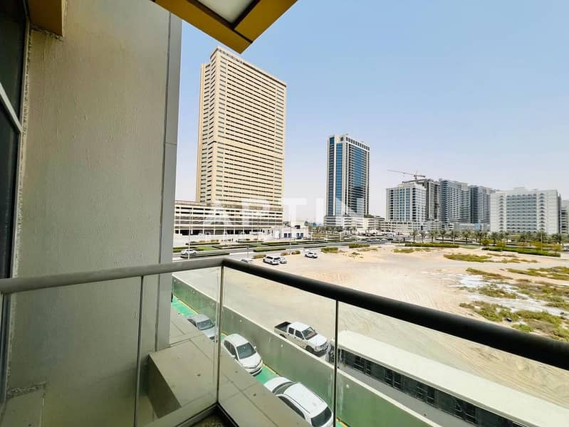 1BHK | 2 Bathrooms | Balcony | Closed Kitchen | Gym & Pool | Al Zarooni Building, DLRC