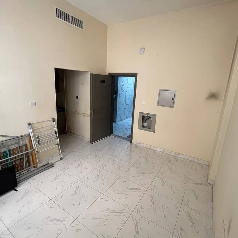 A distinctive studio apartment is available for annual rent in Al Jurf 3, Ajman. Strategically located next to the Chinese Market,