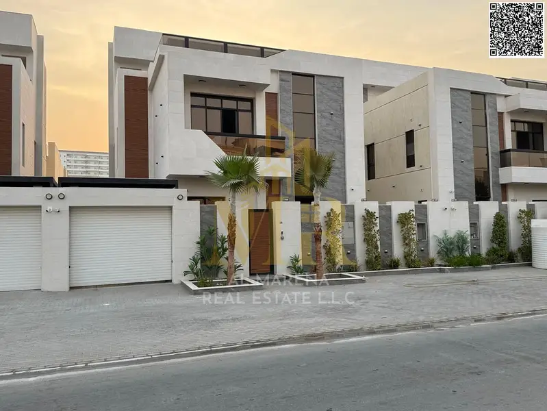 Luxury villa in Al Bahia – 6 master bedrooms with private pool, majlis, living room, modern kitchen and fully serviced rooftop terrace - View 3