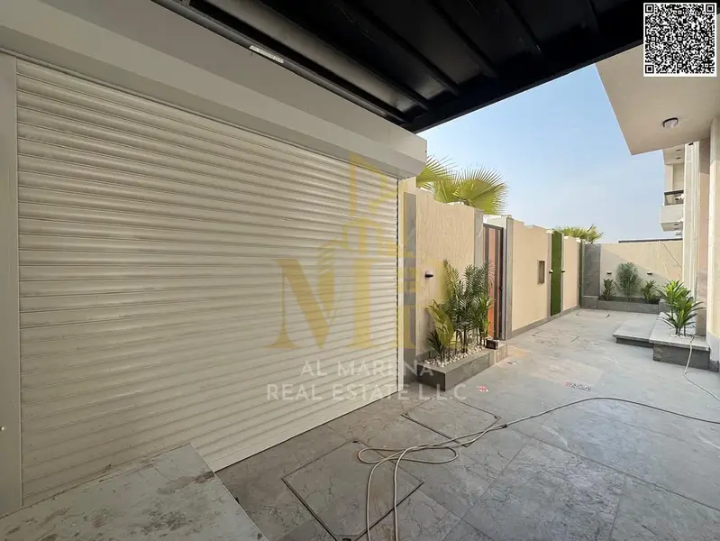 Luxury villa in Al Bahia – 6 master bedrooms with private pool, majlis, living room, modern kitchen and fully serviced rooftop terrace - View 5